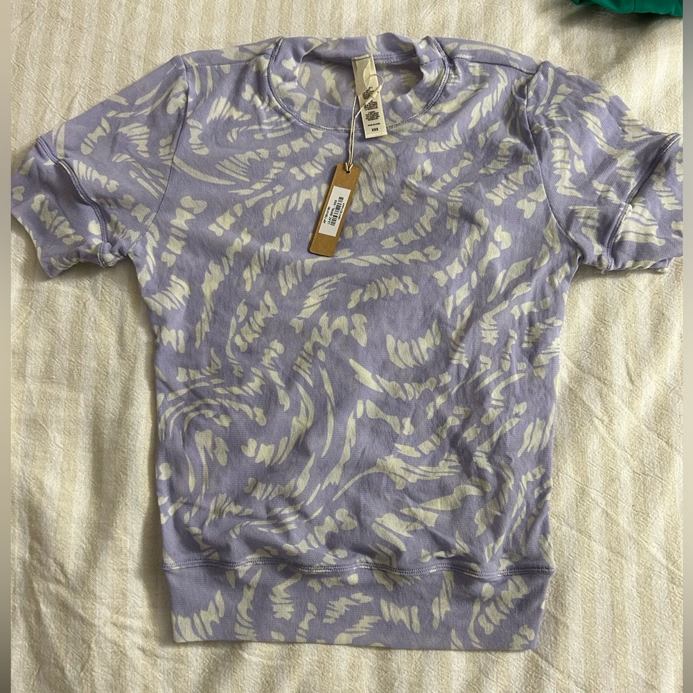 NWT Skims lilac swirl mesh tee
